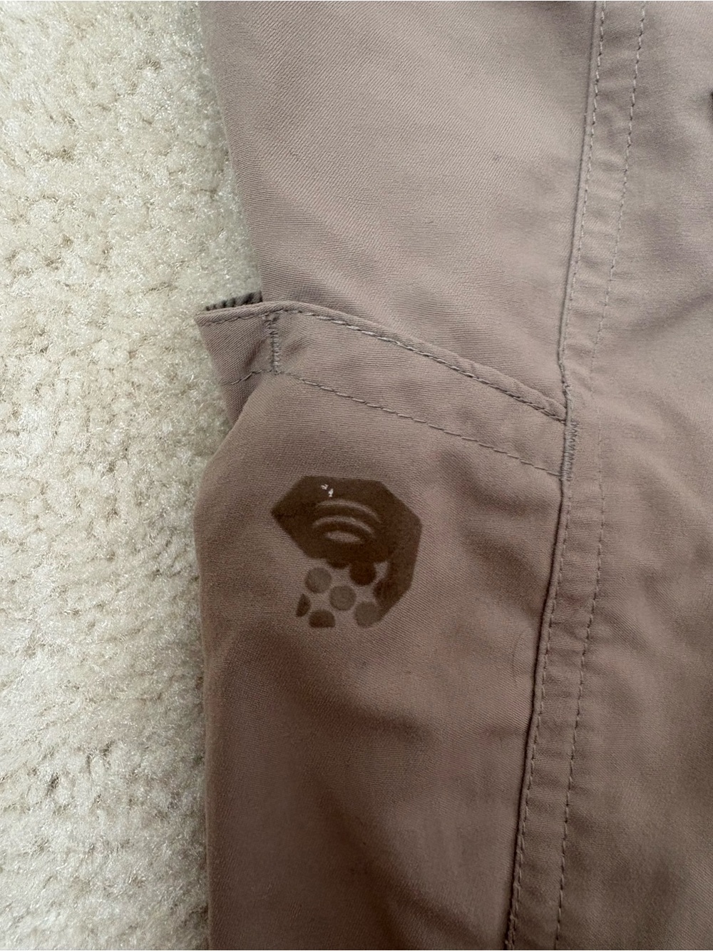 Mountain Hardwear beige khaki convertible utility cargo hiking pants sz 38 x 30 - Picture 8 of 9